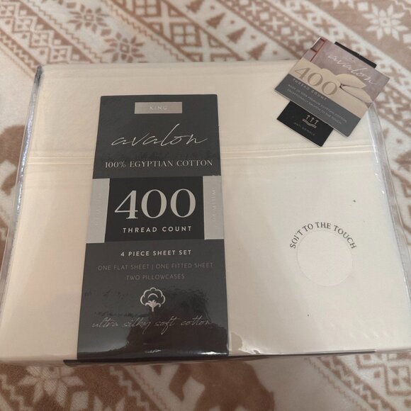 100 % premium Egyptican cotton, 400 thread count off white...